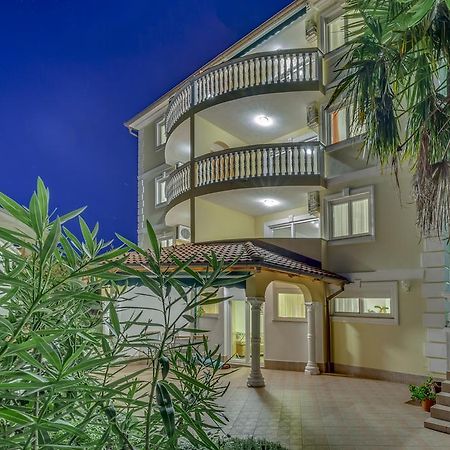 Apartments Villa Maria Crikvenica Bagian luar foto
