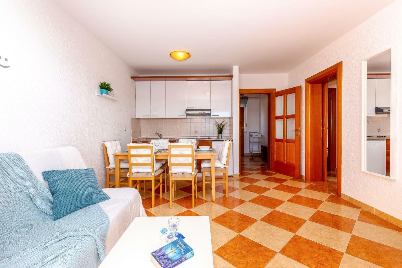 Apartments Villa Maria Crikvenica Bagian luar foto