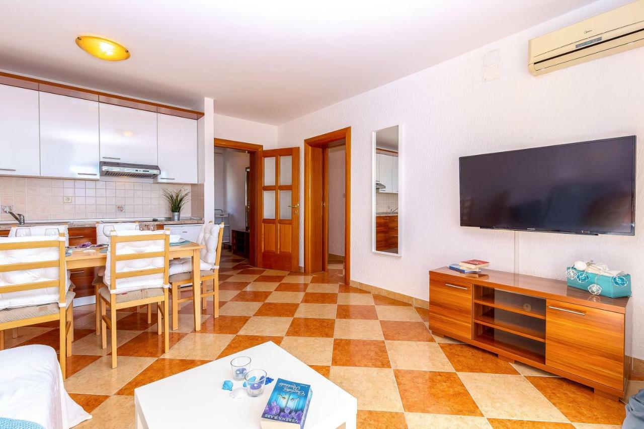 Apartments Villa Maria Crikvenica Bagian luar foto