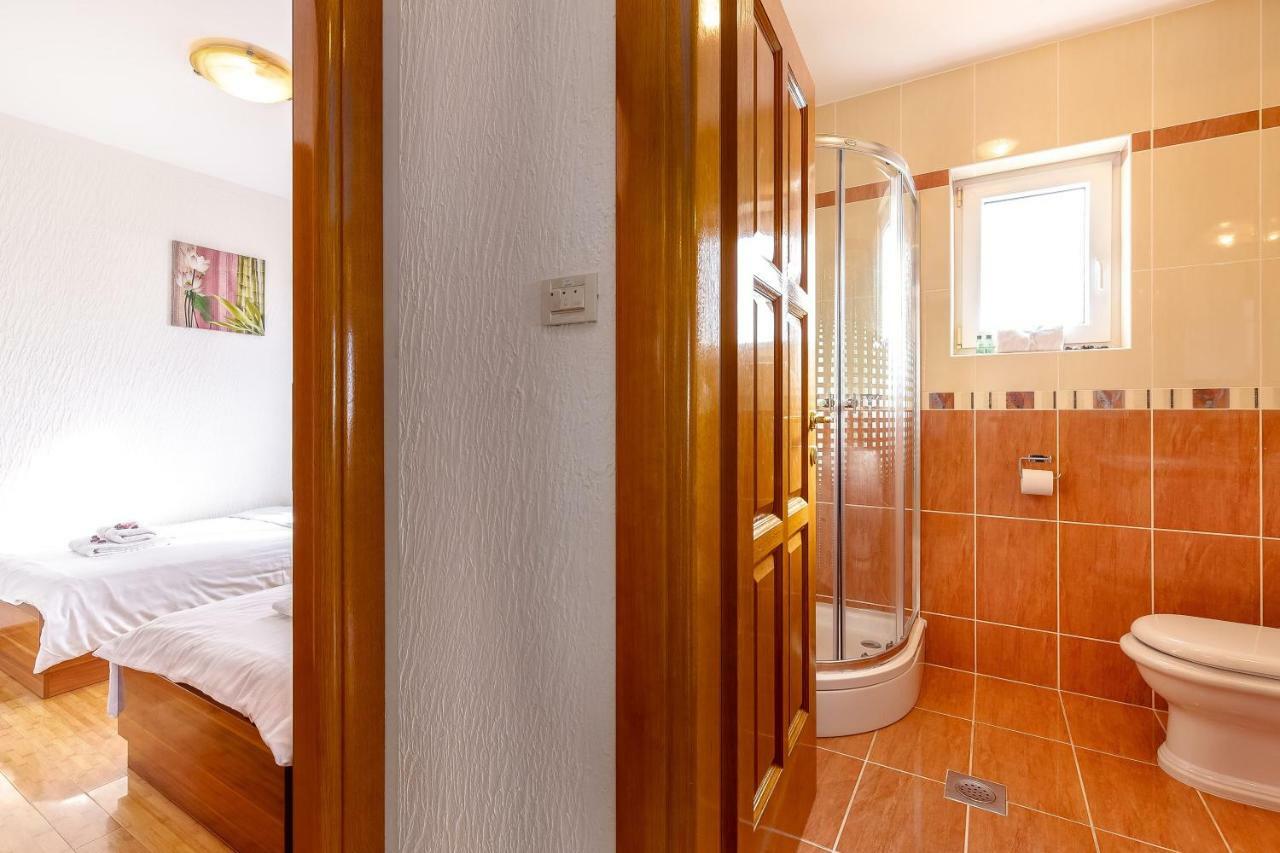 Apartments Villa Maria Crikvenica Bagian luar foto