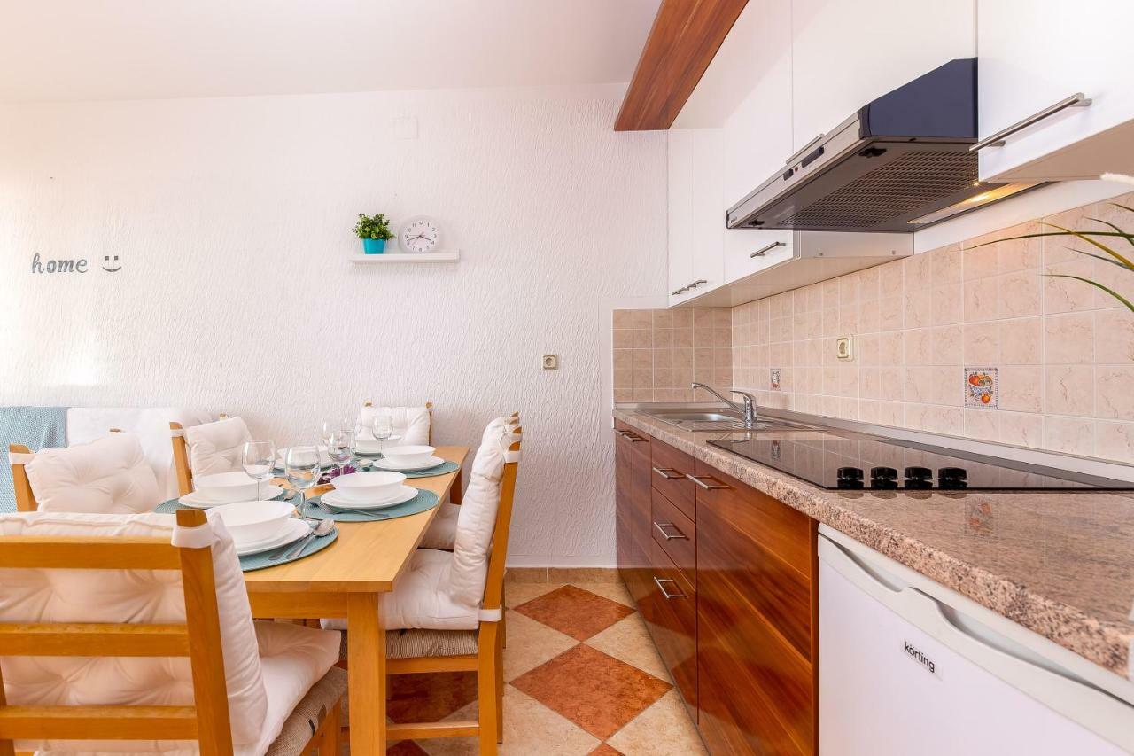 Apartments Villa Maria Crikvenica Bagian luar foto