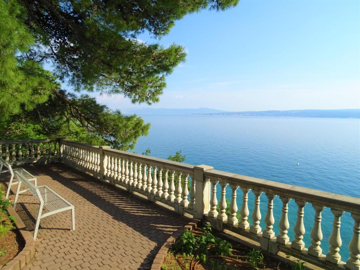 Apartments Villa Maria Crikvenica Bagian luar foto
